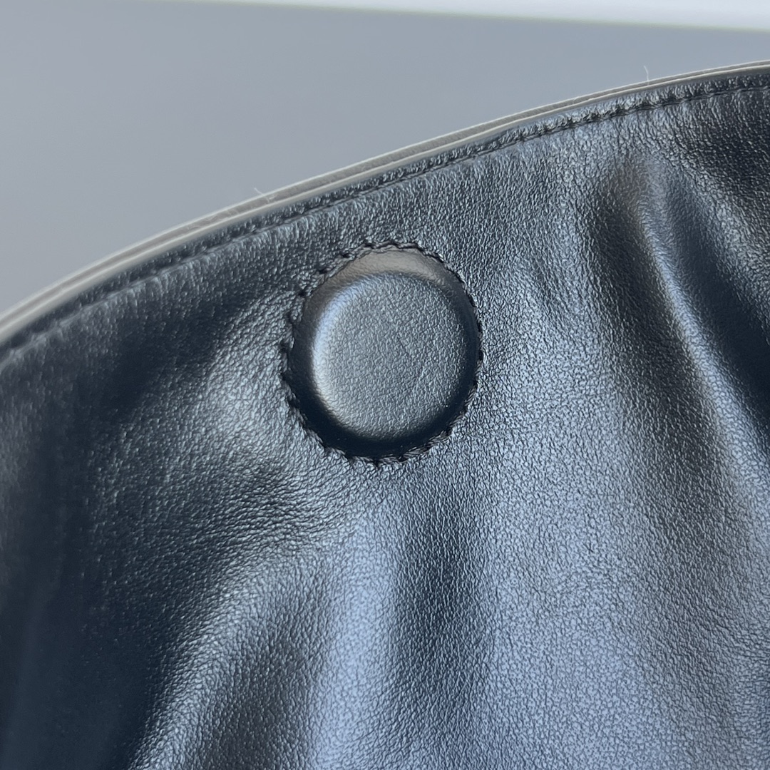 b0tt*ga Ven*ta shoulder bag-54x24x13cm