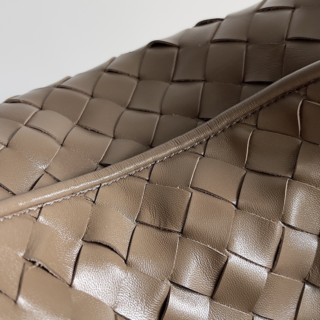 b0tt*ga Ven*ta hop bag-41*20*8cm