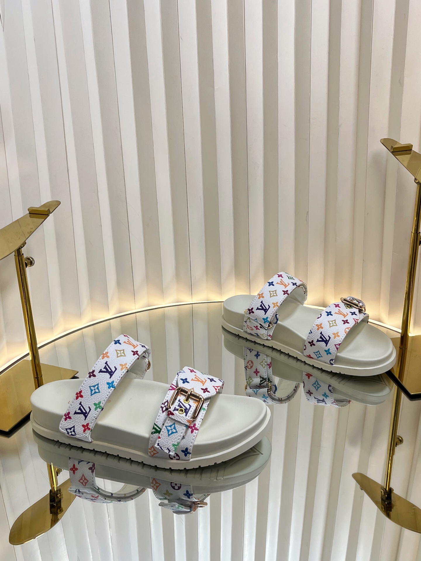 l0vis Vvtt0n sandals-3cm