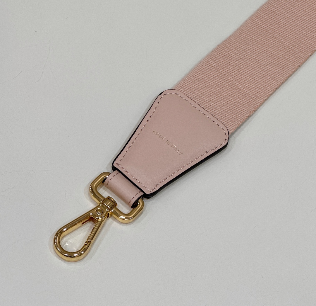 F**di strap-133/4cm