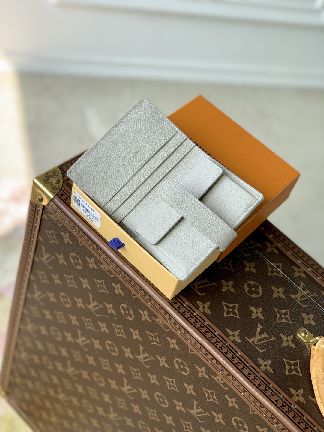 LV Wallet-M12148-11 x 8.5 x 2CM