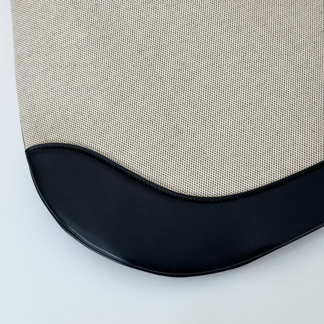 Gvc*1 body shoulder bag-49*46*4cm