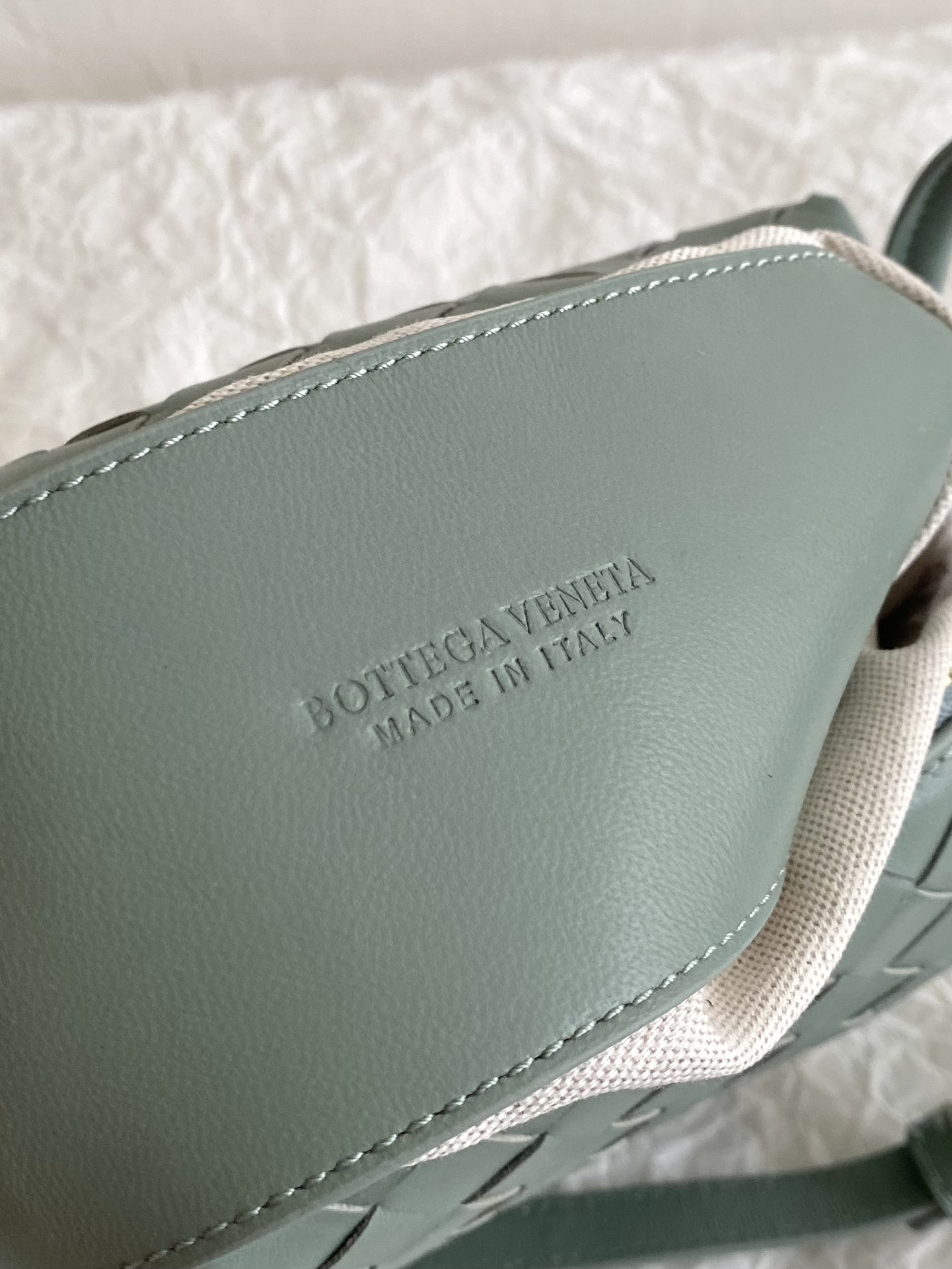 b0tt*ga Ven*ta loop lindy bag-21×13×13cm