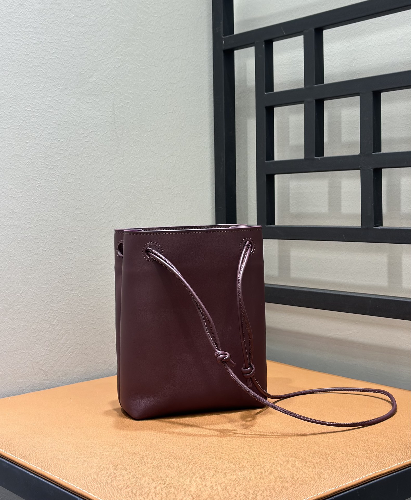 Lowee Pebble Bag-17*7*21.5CM