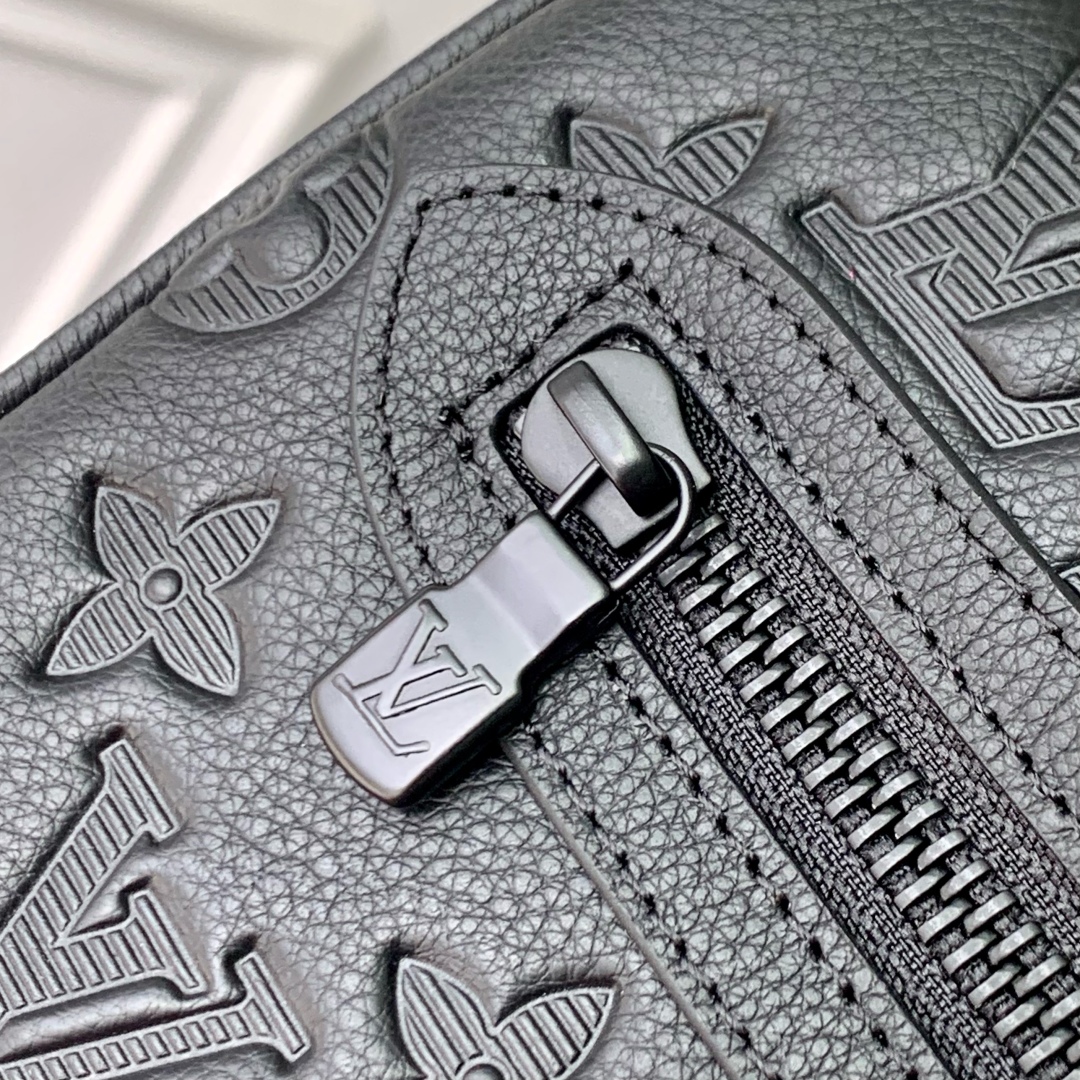 l0vis Vvtt0n pochette kasai -24.5 x 15.5 x 6cm