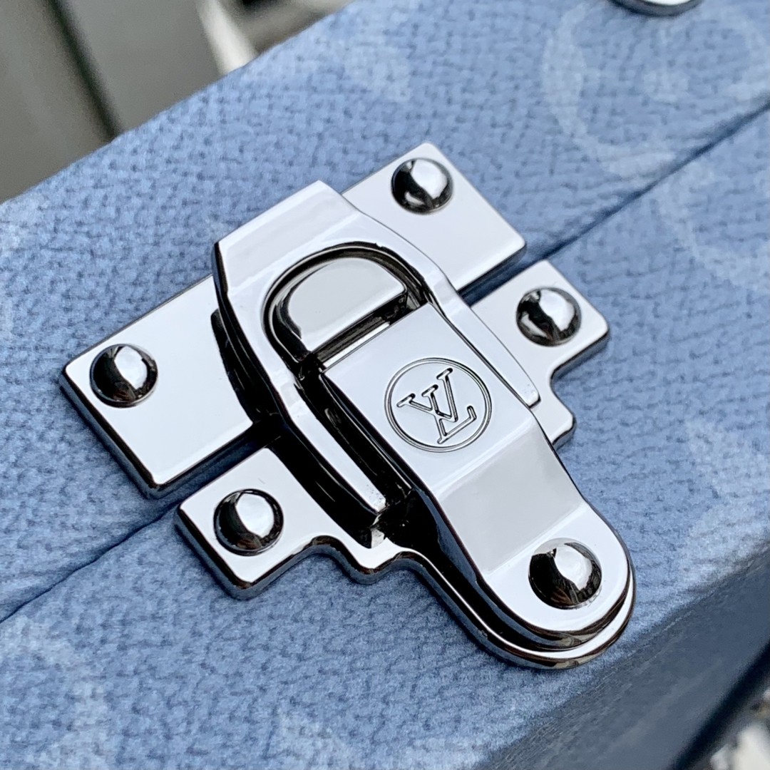 l0vis Vvtt0n wallet trunk taigarama -12.3 x 6 x 21.5cm