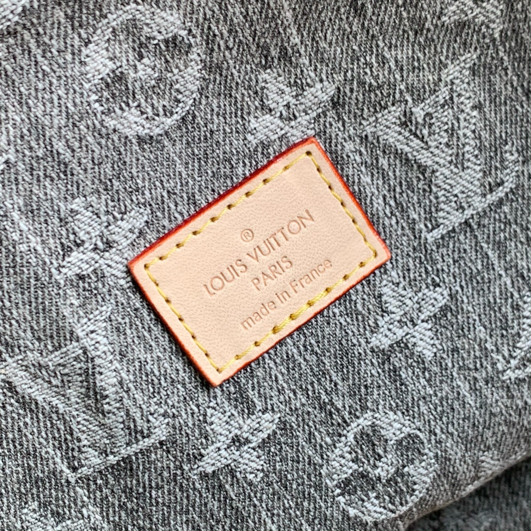 l0vis Vvtt0n coussin hobo mm black calf bag-38*33*10cm