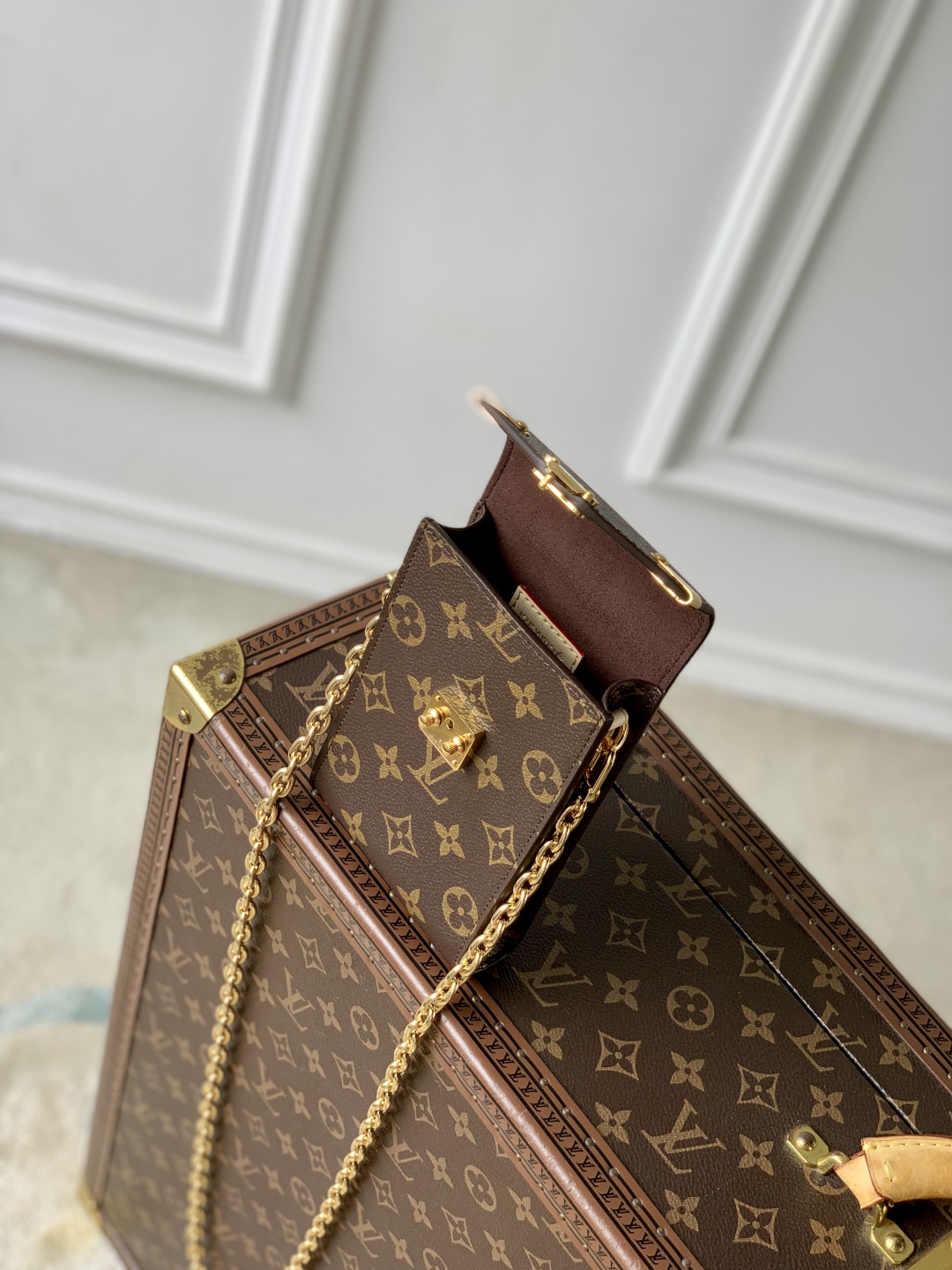 l0vis Vvtt0n métis phone bag -17.5 x 4 x 10.4cm