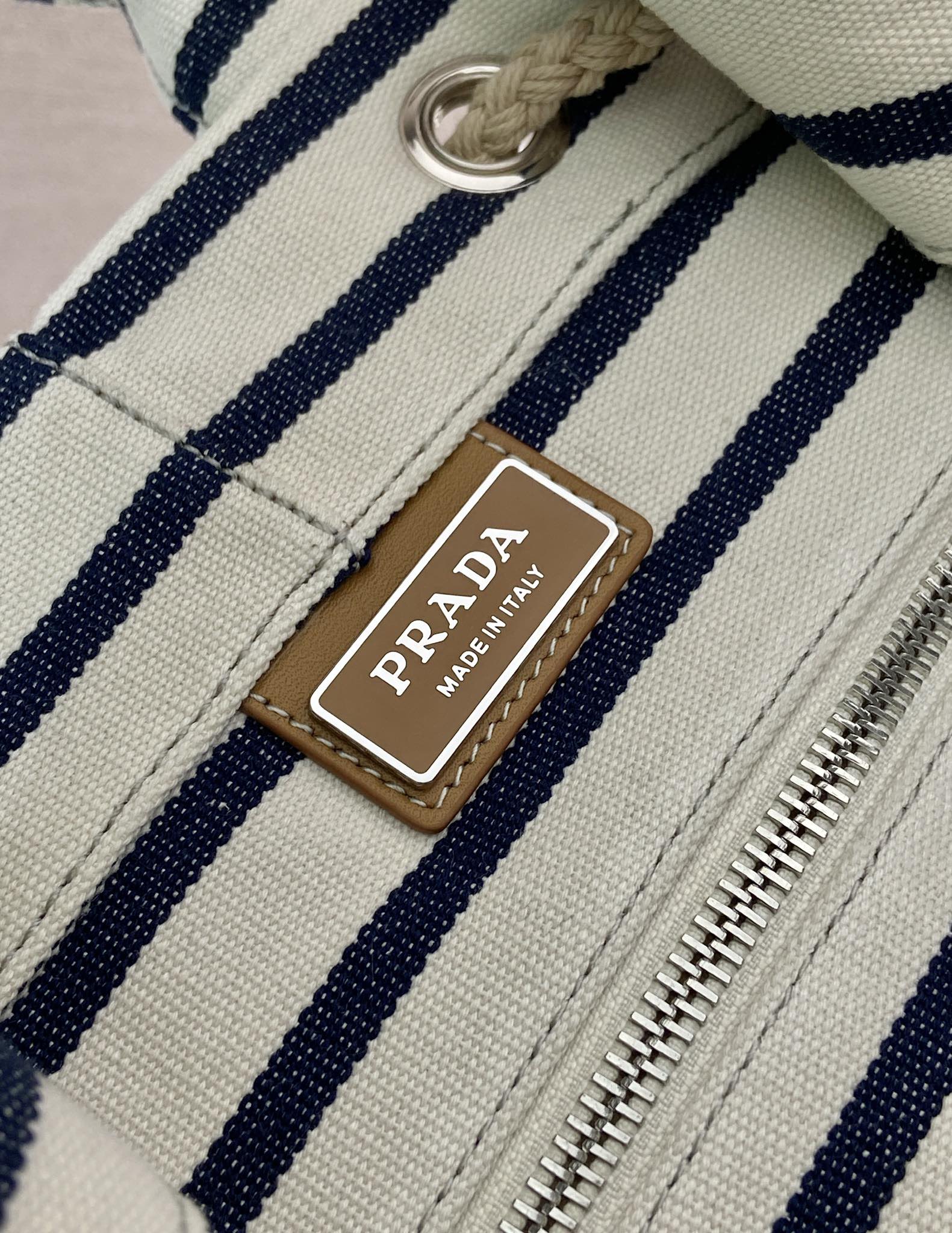 Pra*a 2vy011 bag-34*55*34cm