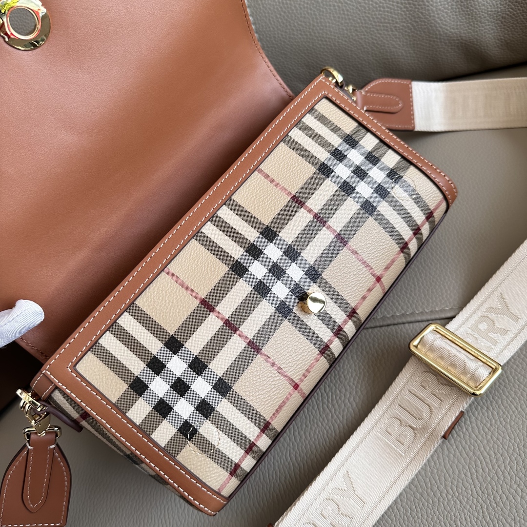 Bv*b*rry vintage bag-24 x 8 x 14ccm