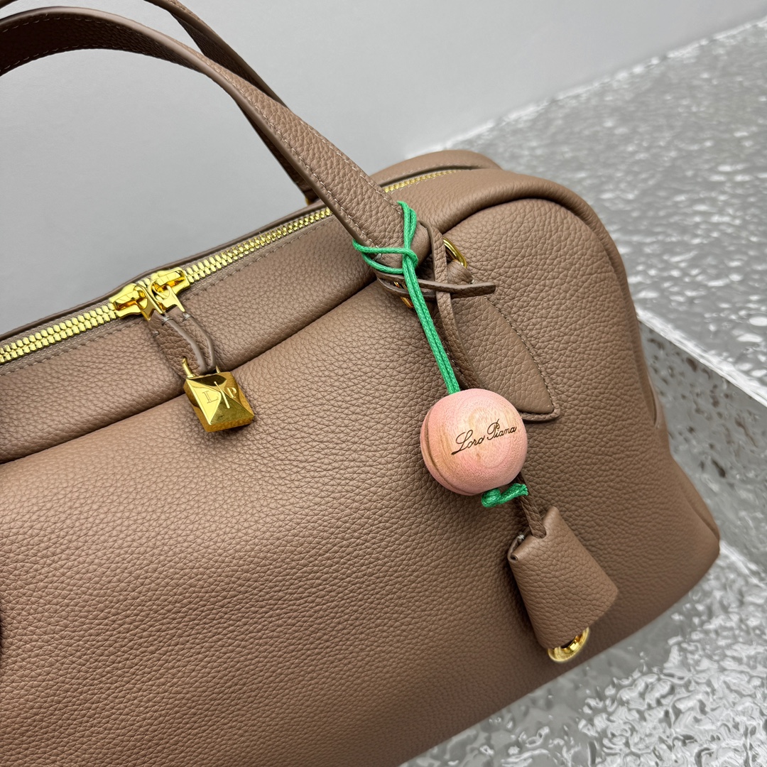 L0r0 P1ana needle bag-38*21*18cm