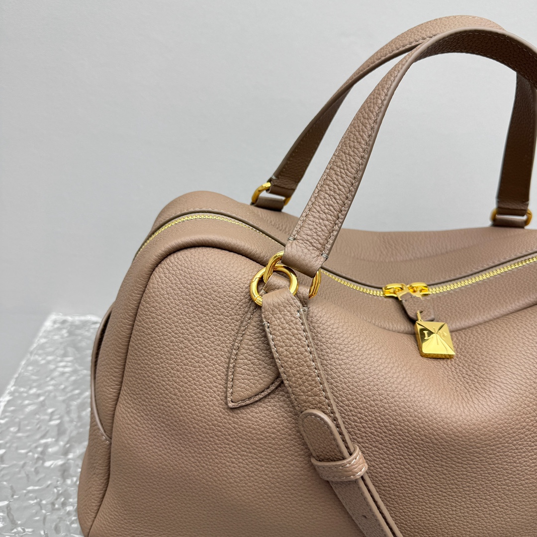 L0r0 P1ana needle bag-38*21*18cm