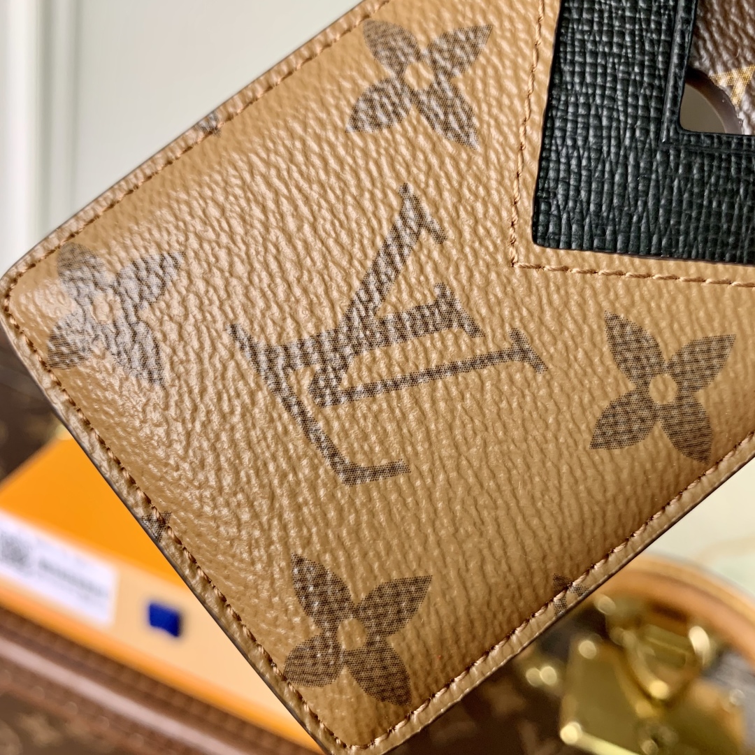 l0vis Vvtt0n magnet card holder-m25654-9x 0.5 x 6.5cm