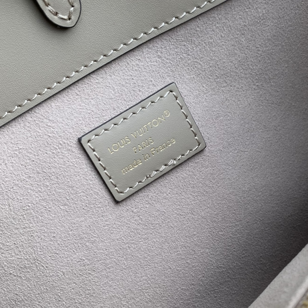 l0vis Vvtt0n city avenue pm-30 x 19.5 x 12cm