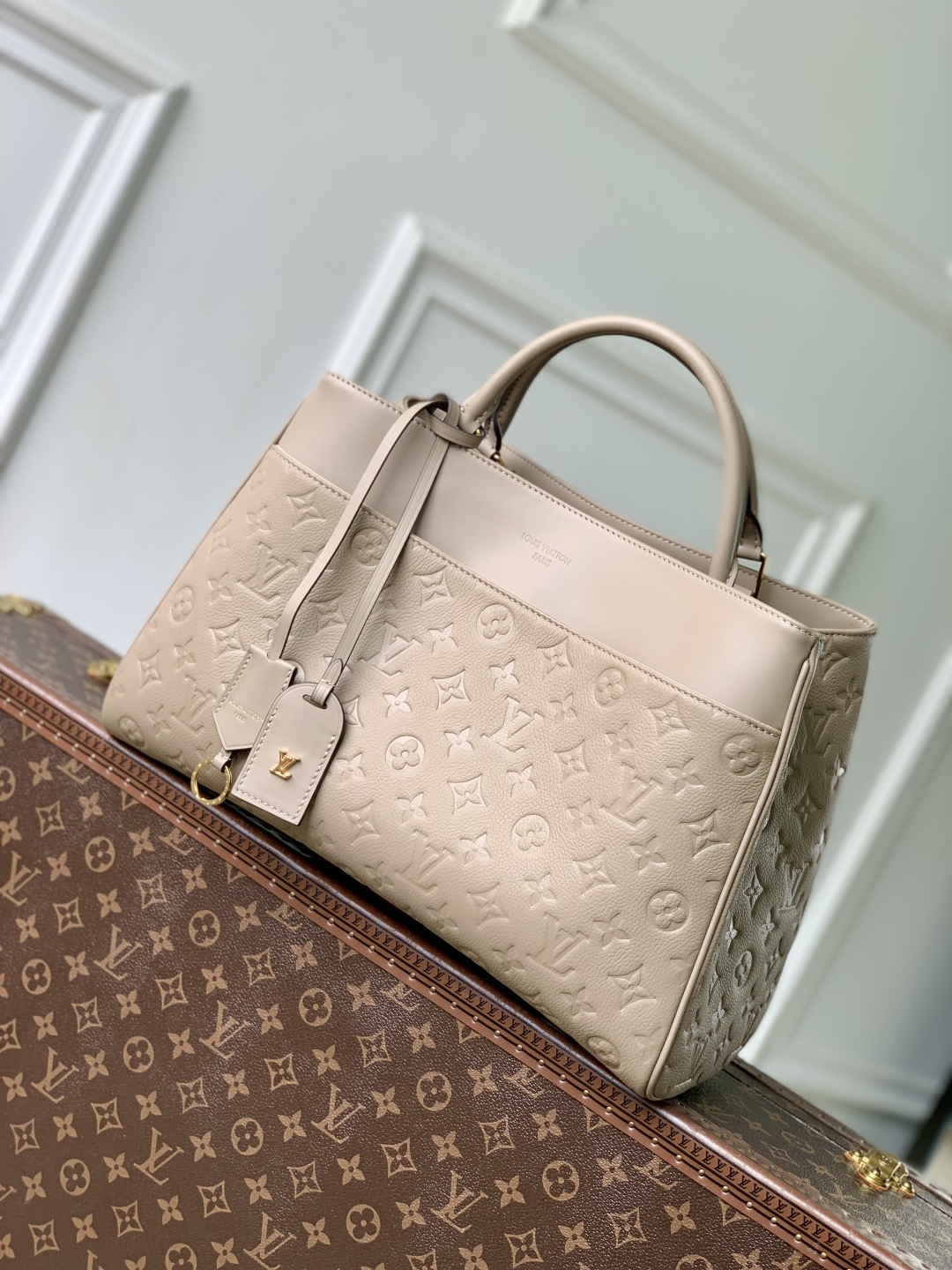 l0vis Vvtt0n avenue mm-m25575-38.5 x 24 x 15cm