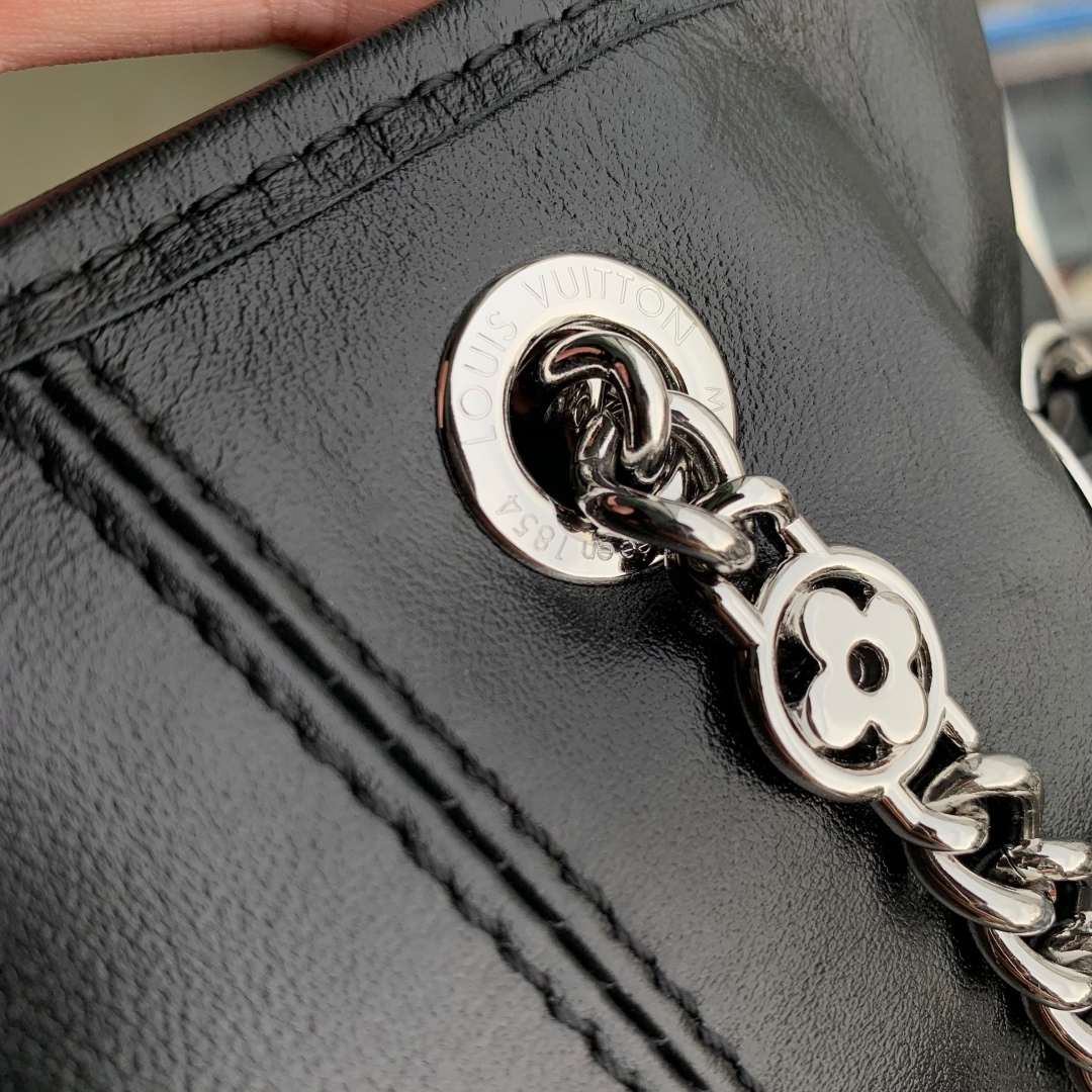 l0vis Vvtt0n vibe off duty backpack-25 x 10 x 24cm