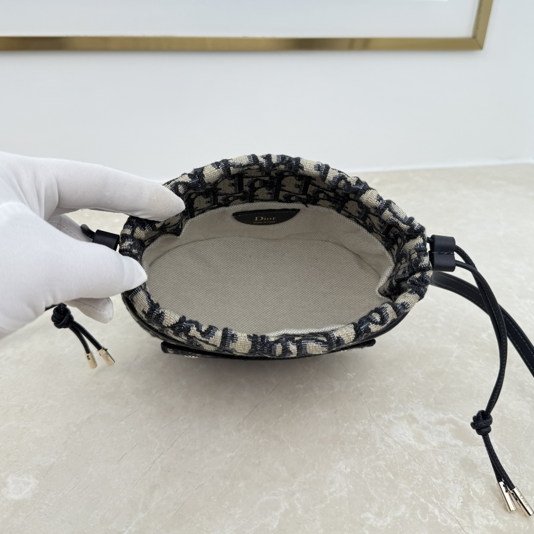 Di*or Travel Oblique Bag-20 × 22 × 5.5CM