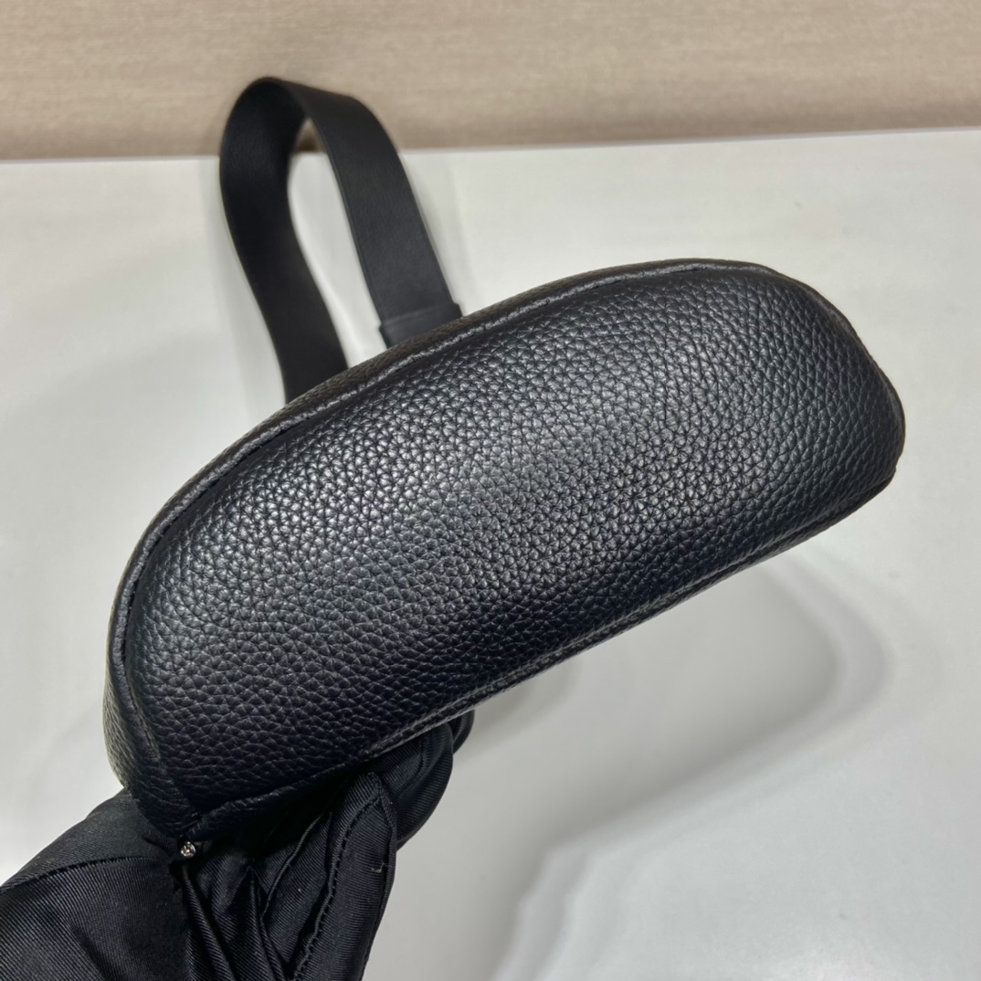 Pra*a 2vz098 handbags-17*32*6.5cm