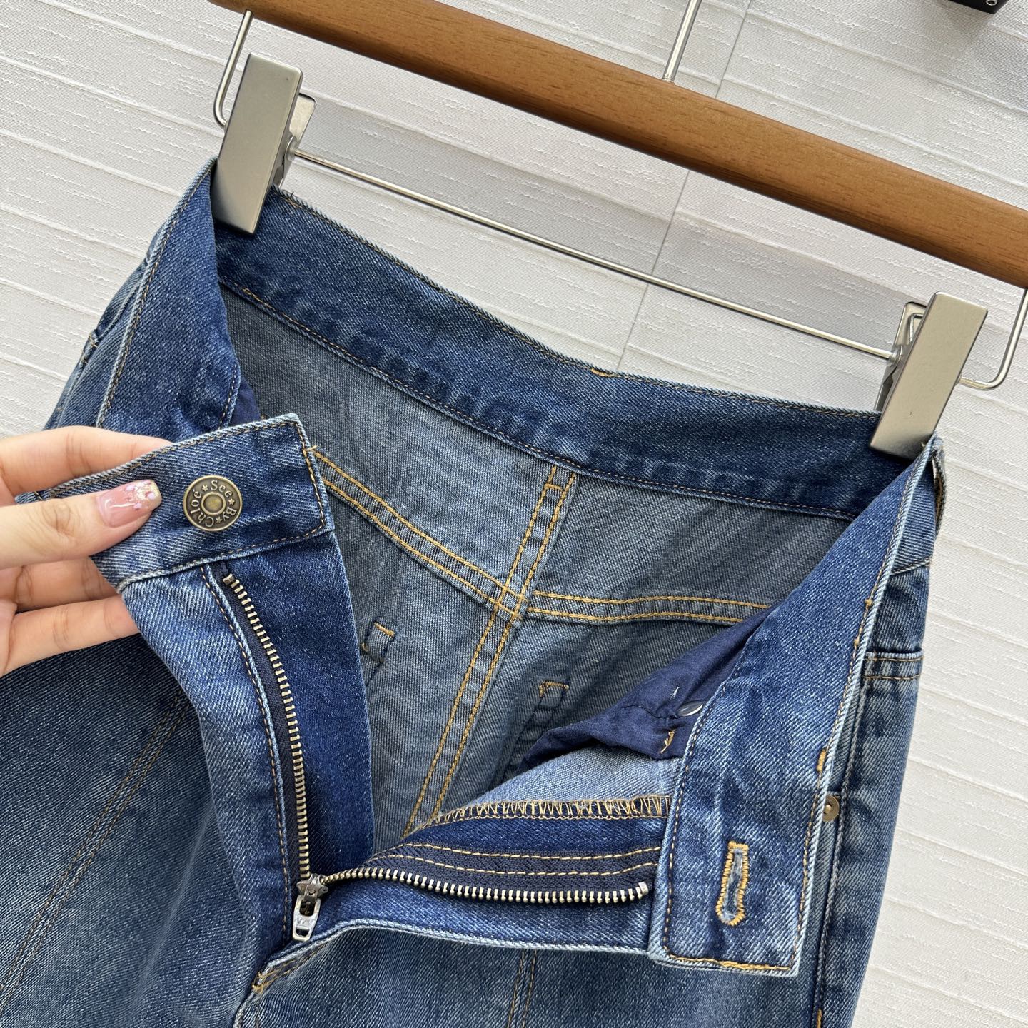 Ch10é fluid flare jeans in denim